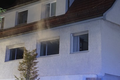 Marbach: Wohnung eines Historischen Gebaeude steht in Vollbrand - Feuerwehr im Grosseinsatz und mehrere Verletzte