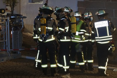 Marbach: Wohnung eines Historischen Gebaeude steht in Vollbrand - Feuerwehr im Grosseinsatz und mehrere Verletzte
