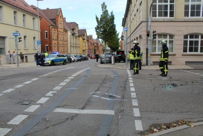 Ludwigsburg: Wohnmobil kippt nach Zusammenstoss um, 3 Verletzt.