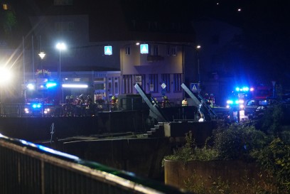 Niefern: Eine Person wurde im Wasser gesichtet - Einsatzkraefte im Grosseinsatz