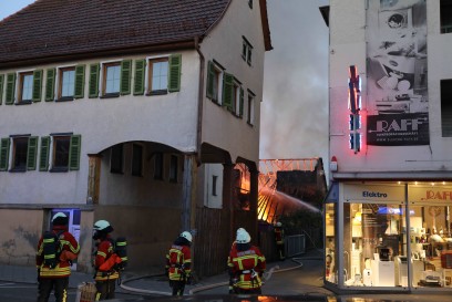 Leinfelden-Echterdingen: Scheunenvollbrand in der Ortsmitte