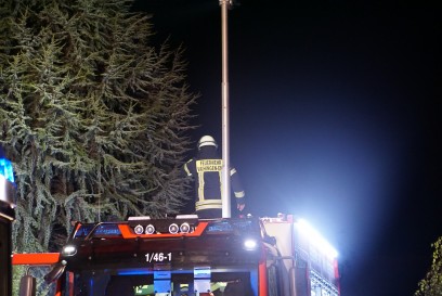 Vaihingen Horrheim: Dachstuhlbrand in Mehrfamilienhaus - 1 Person schwer verletzt