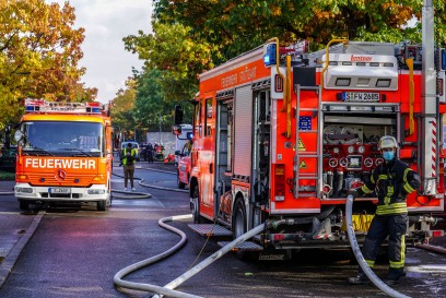 Stuttgart-Heumaden: Brand in Tiefgarage