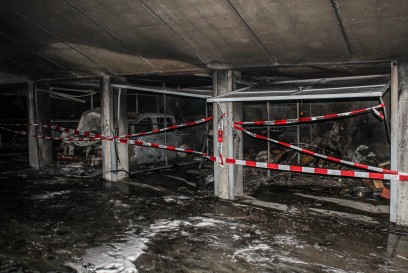 Stuttgart-Heumaden: Brand in Tiefgarage - Bilder vom ausgebrannten Auto