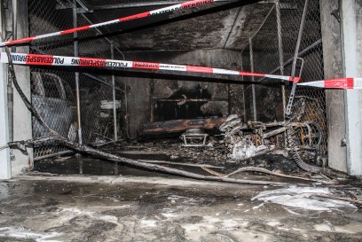 Stuttgart-Heumaden: Brand in Tiefgarage - Bilder vom ausgebrannten Auto
