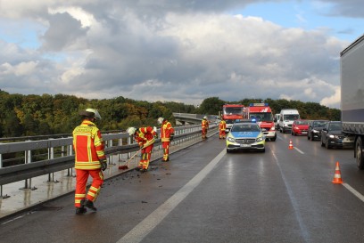 Aichtal : Unfall auf der Aichtalbruecke.