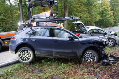 Zaisersweier: schwerer Verkehrsunfall im Begegnungsverkehr - eine Person schwer und eine Person Leicht Verletzt