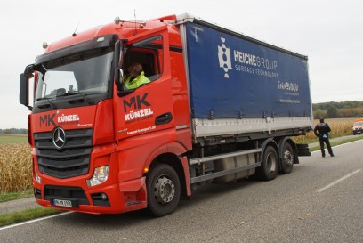 Pforzheim: Frontalzusammenstoss zweier Pkw und Lkw - mehrere Personen Verletzt, darunter Schwer Verletzt