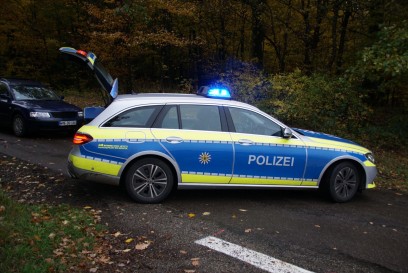 Sulzbach an der Murr: PKW geraet in Graben, Fahrer verstirbt an Unfallstelle