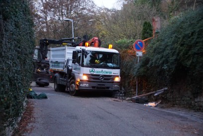 Esslingen: Fussgaengerin erliegt nach Verkehrsunfall ihren schweren Verletzungen