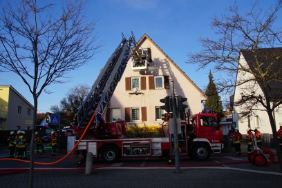 Leinfelden-Echterdingen: Brand fordert eine verletzte Person und 50 000 Euro Sachschaden