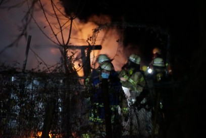 Esslingen: Gartenhuette vollstaendig abgebrannt