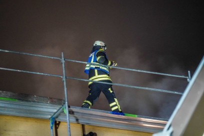 Korb: Brand auf Dach von Neubau