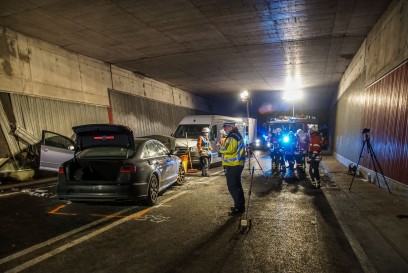 Holzgerlingen: Schwerer Unfall mit mehreren Verletzten auf de B464