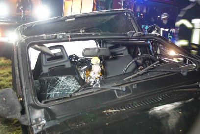 Schornbach: Suzuki kommt auf Glatter Fahrbahn ab und ueberschlaegt sich- 1 Verletzter 