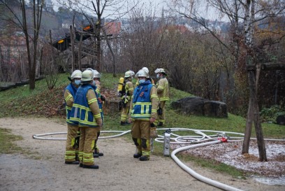 Pliensauvorstadt: Qualm aus einem Schuppen- Verkehrsbehinderungen 