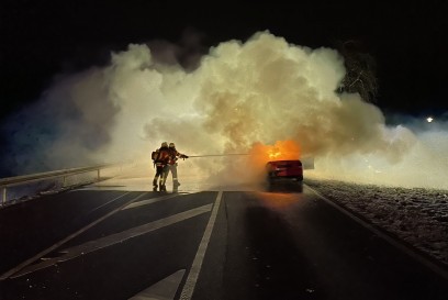 Munderkingen: Pkw brennt vollstaendig aus