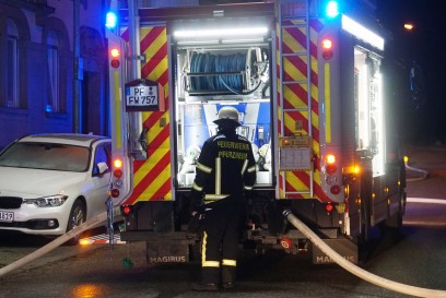 Pforzheim: Wohnungsbrand fuehrt zu Sachschaden - Feuewehr im Einsatz