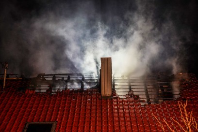 Murrhardt-Kirchenkirnberg: Gebaeudebrand - Bewohner koennen sich rechtzeitig retten