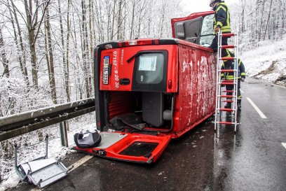 Renningen-Malmsheim: Kleinbus kippt zur Seite
