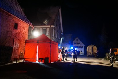 Vaihingen-Pulverdingen: Vollbrand in einem landwirtschaftlichen Gebaeude