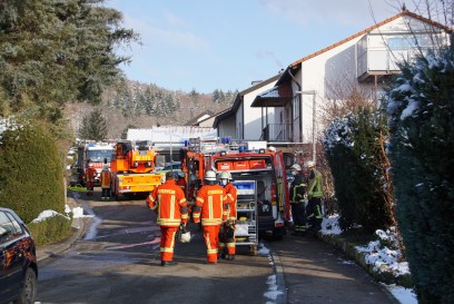 Auenwald: Kuechenbrand erfordert Grosseinsatz der Feuerwehr