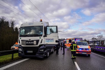 Plochingen: Fahrer eines Tankzuges erleidet medizinischen Notfall – Ersthelfer reanimieren ihn