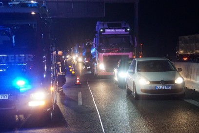 Wurmberg: Auffahrunfall mit drei Lastwagen fuehrt zu einem langen Stau - eine Person Verletzt