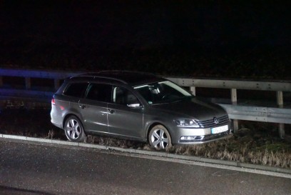 Filderstadt: Auto kracht auf B27 in Leitplanke- Mindestens 1 Person verletzt 