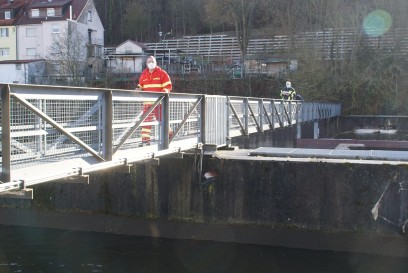 Pforzheim: Suchaktion nach einer Person im Wasser - Grosse Aufgebot an Einsatzkraefte