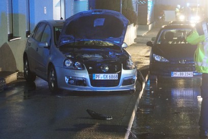 Illingen: Pkw kommt von Fahrbahn ab und kollidiert mit Garagenmauer - eine Verletzte Person