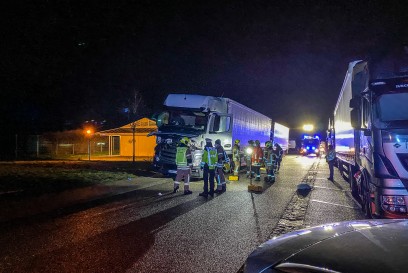 Rutesheim: Tragischer Unfall auf Autobahnparkplatz - LKW Fahrer toedlich verletzt