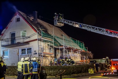 Renningen-Malmsheim: Dachstuhlbrand in unbewohntem Haus