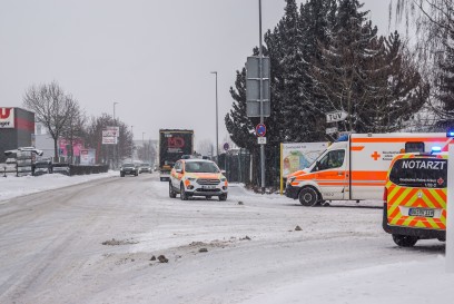 Boeblingen Winterdienstfahrzeug brennt im Parkhaus