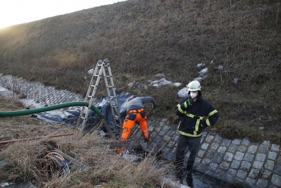 Sindelfingen: Illegale Oelentsorgung in der Schwippe