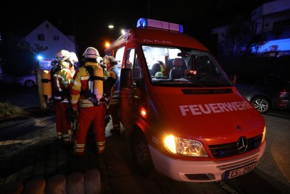 Filderstadt-Bernhausen: Feuerwehr wird wegen merkwuerdigem Geruch gerufen – Mehrfamilienhaus evakuiert