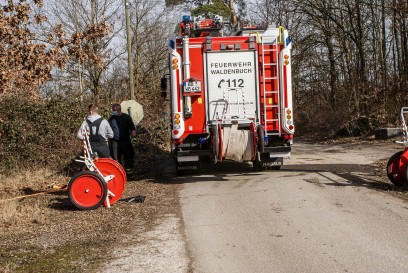 Steinenbronn: Altoel im Teich entsorgt - Feuerwehr im stundenlangen Einsatz