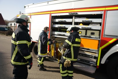 Rechberghausen: Mann bei Abrissarbeiten verschuettet - Feuerwehr im Einsatz