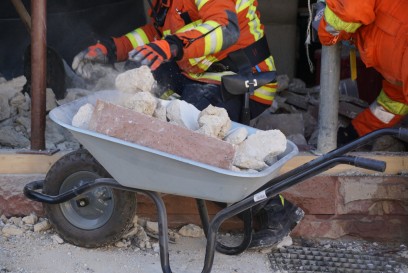 Neuffen: In Wohnzimmer gefahren - hoher Sachschaden