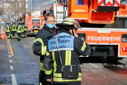 Stuttgart: Brand in einen Wohngebaeude 