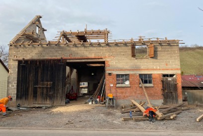 Obersulm: Dachgiebel eingestuerzt - schwerer Arbeitsunfall mit mehreren Verletzten 