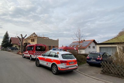 Obersulm: Dachgiebel eingestuerzt - schwerer Arbeitsunfall mit mehreren Verletzten 