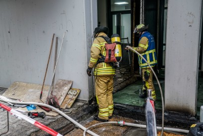 Esslingen: Dehnfugenbrand in Hochhaus