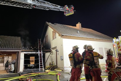 Weinsberg: Garagenbrand greift auf Wohnhaus ueber