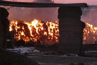 Muensingen: Strohlager in Brand geraten
