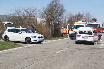 Neulingen: Verkehrsunfall im Kreuzungsbereich der K4531 - eine schwer Verletzte und leicht Verletzte Person