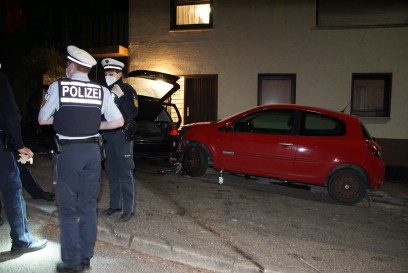 Sachsenheim Spielberg: PKW kracht gegen Hauswand - 2 Personen schwer verletzt