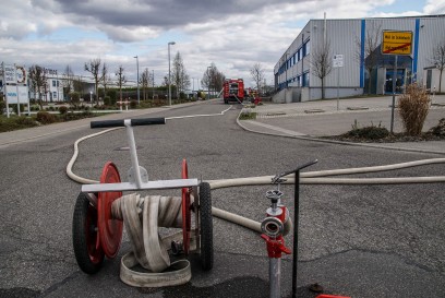 Holzgerlingen: Postauto brennt voellig aus
