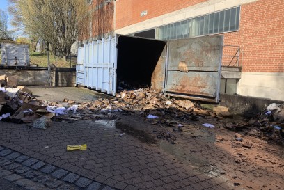 Benningen: Containerbrand im Industriegelaende