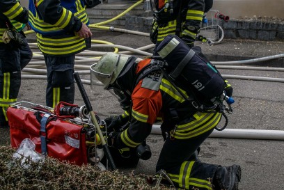 Herrenberg-Gueltstein: Kellerbrand in Wohnhaus -starke Rauchentwicklung